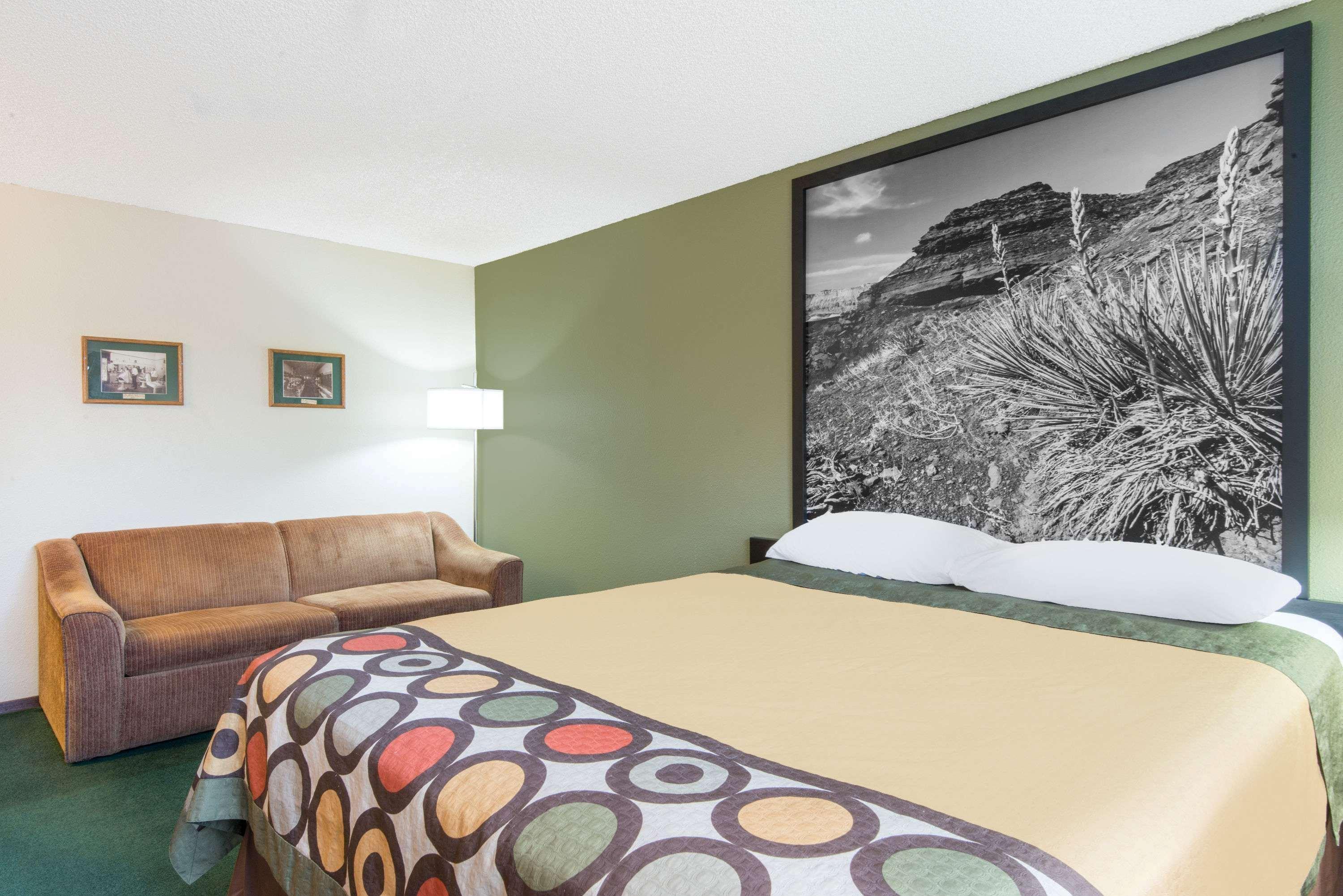Super 8 By Wyndham Buffalo Exterior photo
